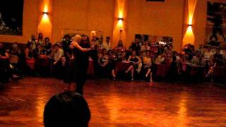 Osvaldo Zotto y Alejandra Mantiñan en Salon Caning