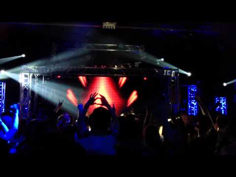 12 - Paul Oakenfold - Amoebaassassin - Piledriver (Adam White Mix) (Cream 20th Anniversary)