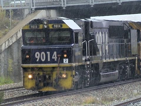 Triple "90 class" diesel locomotives in the rain - Hunter Valley Coal Train