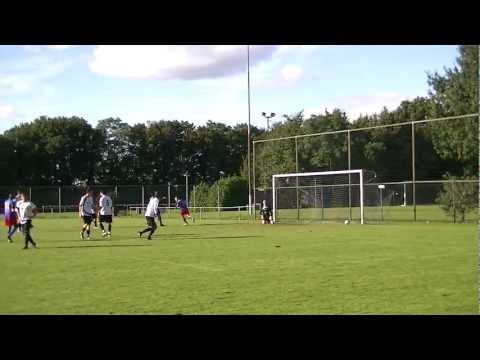 Ilie Kodra beslist stadsderby tegen SAB met belangrijke 2-1 (Barça ZO - SAB 3-1)