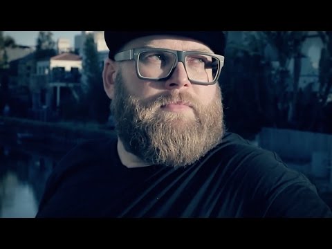 Alex M.O.R.P.H. & Song And The Moon - Don't Talk Away The Magic