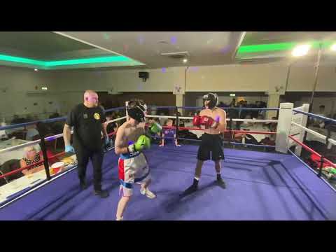 Luke Henderson vs Ethan