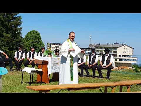 PfarrerDaniel Guillet. Jodlermesse mit der Jodlergruppe Alpegruess, Ennetbürgen.Klewenalp