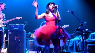 Kimbra- Settle Down (new live mix) + Come Into My Head (live)