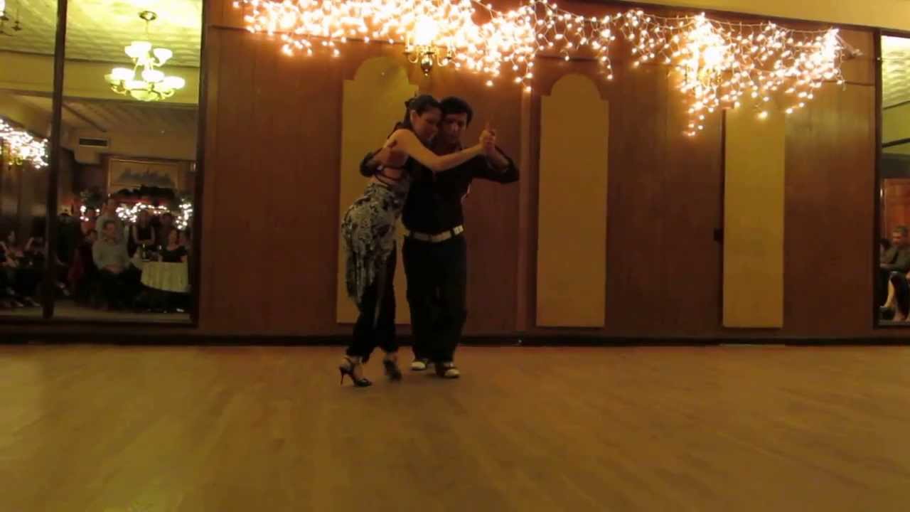 Esteban Cortez y Virgiinia Arzuaga en La Milonga Rosa