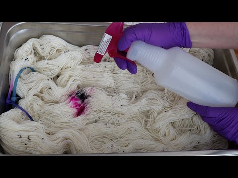 Dyepot PS #61 - Spraying Acidic Water on Dry Yarn Speckled with Dry Dye Powder