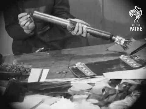 How to Make Christmas Crackers 1933 Style | British Pathé