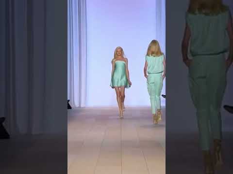 Vlada Roslyakova for Tommy Hilfinger SS10  #runway #fashiontrends #fashion #foryou