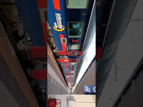 Doppia di E402b sull'ICN 770 (prestare attenzione ai fanali)