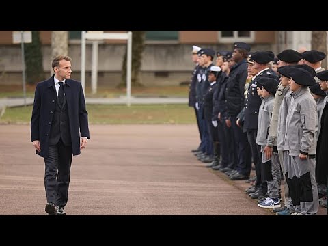 Video Thumbnail: Macron plant neuen freiwilligen Wehrdienst ab 2026