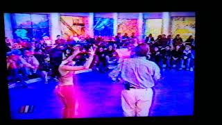 Chica Mayonesa Morande Con Compañia