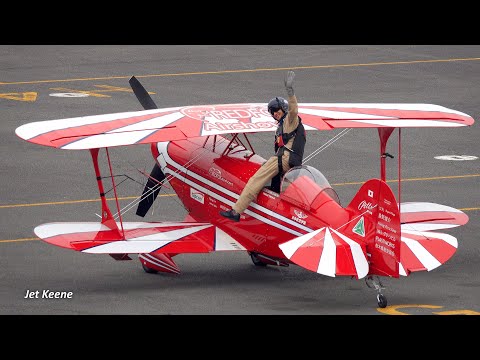 Pitts Special S-2S Aerobatic Biplane Takeoff & Landing
