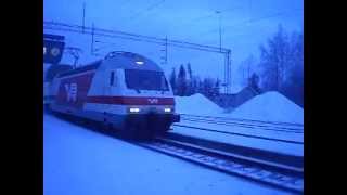 preview picture of video 'IC 54 Rovaniemi-Helsinki arrives in Vihanti station'