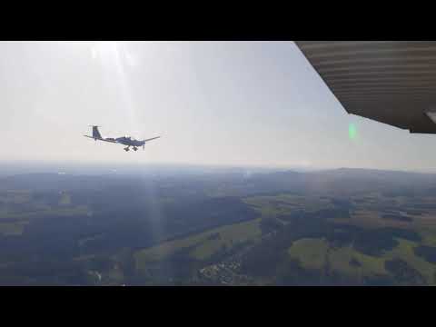 Group flight of Cessna C-172M Skyhawk and Diamond HK-36R Super Dimona