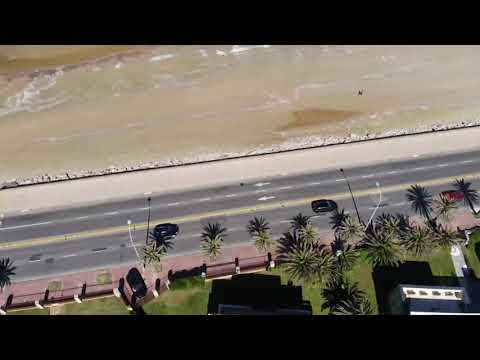 Video de YouTube - Casa en Venta de 6 dormitorios con Piscina y Garage en Carrasco, Montevideo