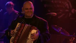 Guardianes del Amor de Arturo Rodríguez - Cien Abriles "En Vivo" (Video Oficial)