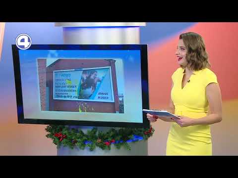 Надул матрас прямо в аэропорту: реакция других пассажиров.