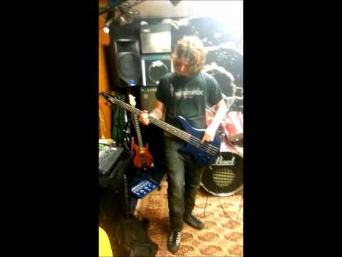 Savage Dragon's Bass Solo - The return of Syntax