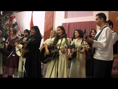 Dévai Nagy Kamilla és a Krónikás Zenede: Összetartozunk