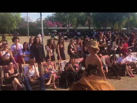 Desfile de Ronaldo Fraga na SPFW 44