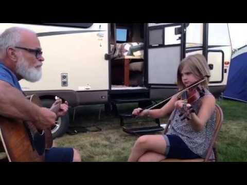 Aurora Bitans warming up "I Don't Love Nobody"