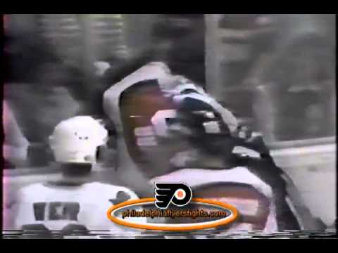 Nov 24, 1984 Tim Kerr vs Dave Lumley Philadelphia Flyers vs Hartford Whalers