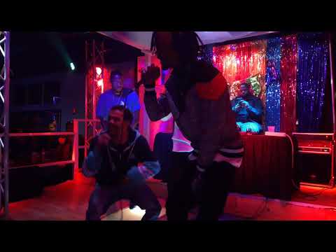 ReadyGang Case At the Back Bar Perfromance