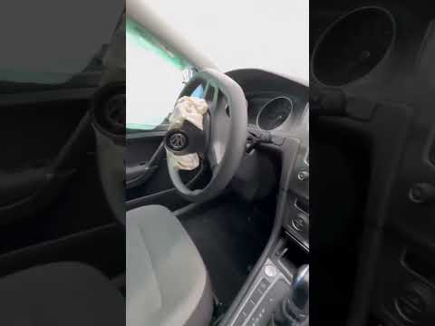 Автомобиль VOLKSWAGEN E GOLF 2016 | GrandCar Автомобиль VOLKSWAGEN E GOLF 2016 | GrandCar