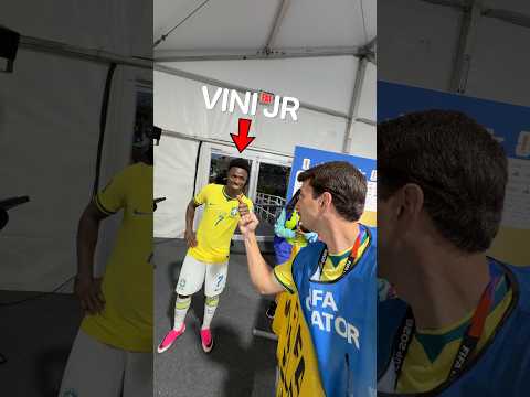 Tentei Dar um Soquinho num Jogador Famoso #YouTubePartner #fifaworldcup