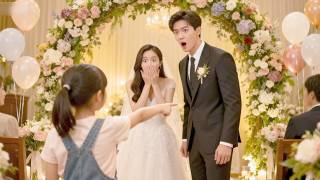 triplets crashed the wedding and pointed at the CEO, calling him "Dad."