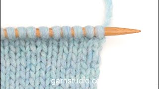 Video thumbnail for Como tricotar as malhas ourela em ponto meia  - estilo continental de tricotar