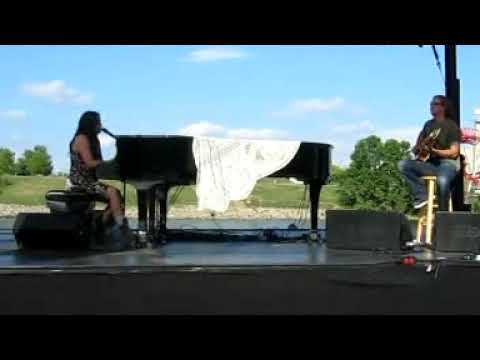 Vanessa Carlton - Who's to say (Live at Nashville Pride 6-19-2010)