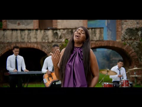 Sarah Daniels: Una Palabra (Official Video 6K)