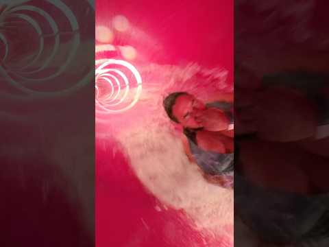 J’ai testé un toboggan aquatique… franchement j’étais pas prête 😂Qui aurait osé le faire ?#toboggan