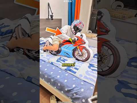 Çocuk Yastıklı Motor Suruyor⁉️