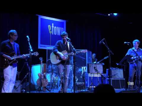 Max Gomez - "Rule The World" (eTown webisode #405)