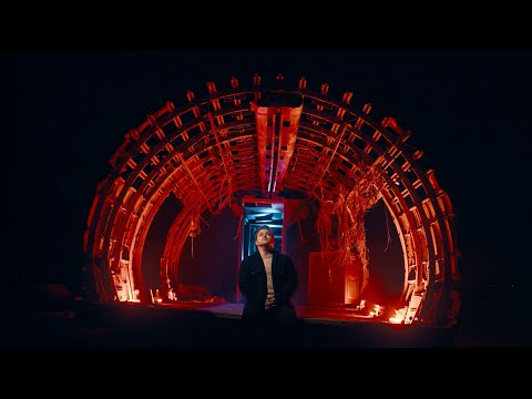 Video thumbnail for Lonely Loves Me