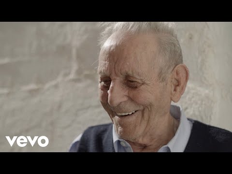 María José Llergo - Abuelo (Lyric Video)