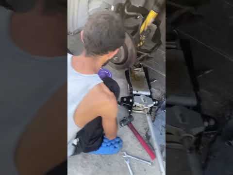 Brembo 6 piston upgrade and D2 racing lowering springs on the maggy waggy #1111