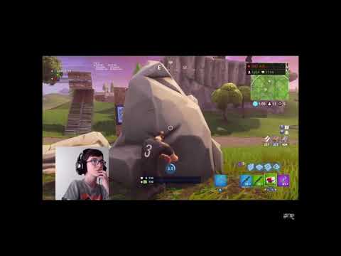 Sr caldas cai da cadeira😂