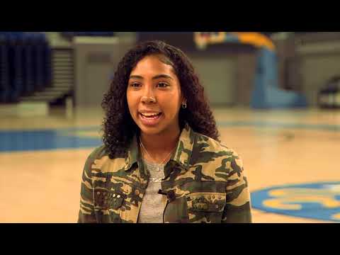 download lagu mp3 mp4 Kelly Hayes, download lagu Kelly Hayes gratis, unduh video klip Kelly Hayes