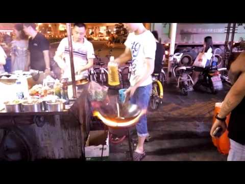 Уличная еда в Ухане