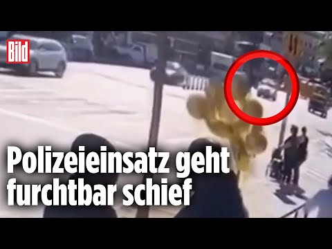 Streifenwagen rast in eine Fußgänger-Gruppe | Bronx (New York City)