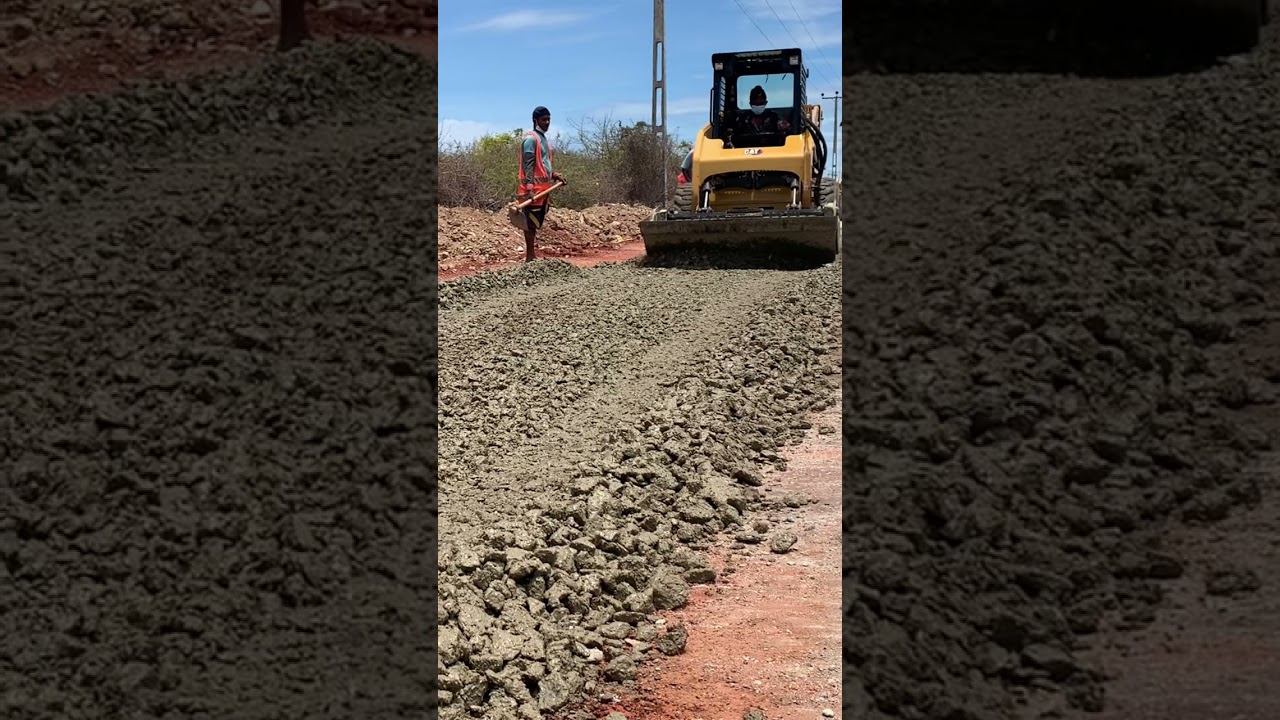 Sub base laying||Spreading Aggregate base course||Road construction #shorts