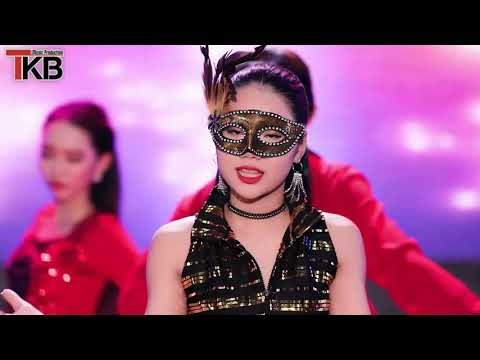 Thể hiện bởi Hạ Vy