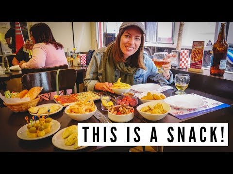 在阿根廷馬德普拉塔的Manolo吃阿根廷的PICADA + CHURROS。 (Eating an ARGENTINIAN PICADA + CHURROS at Manolo in Mar del Plata, Argentina)