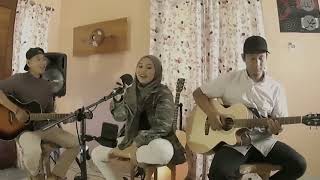 Download lagu Menemukanmu - Seventeen Cover MomVee AAA & Frend mp3