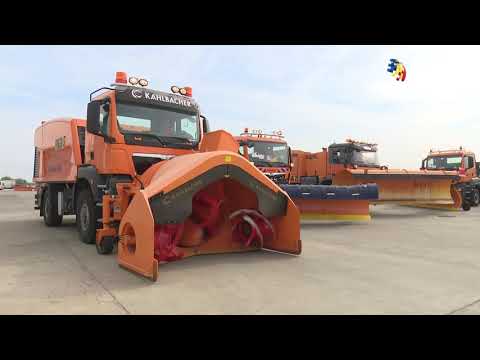 Utilajele speciale de intervenţie pe timp de iarnă, prezentate pe Aeroportul Henri Coandă