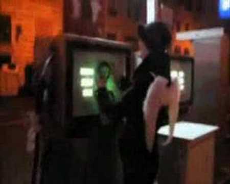 Libera la scimmmia ( SALe e PePe)