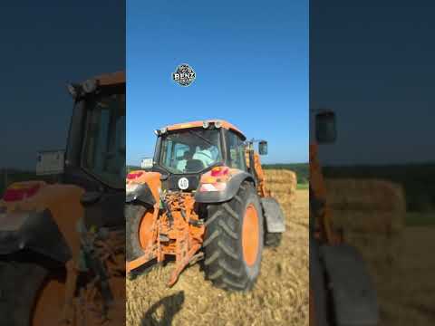 John Deere orange edition loads straw🌞🚜